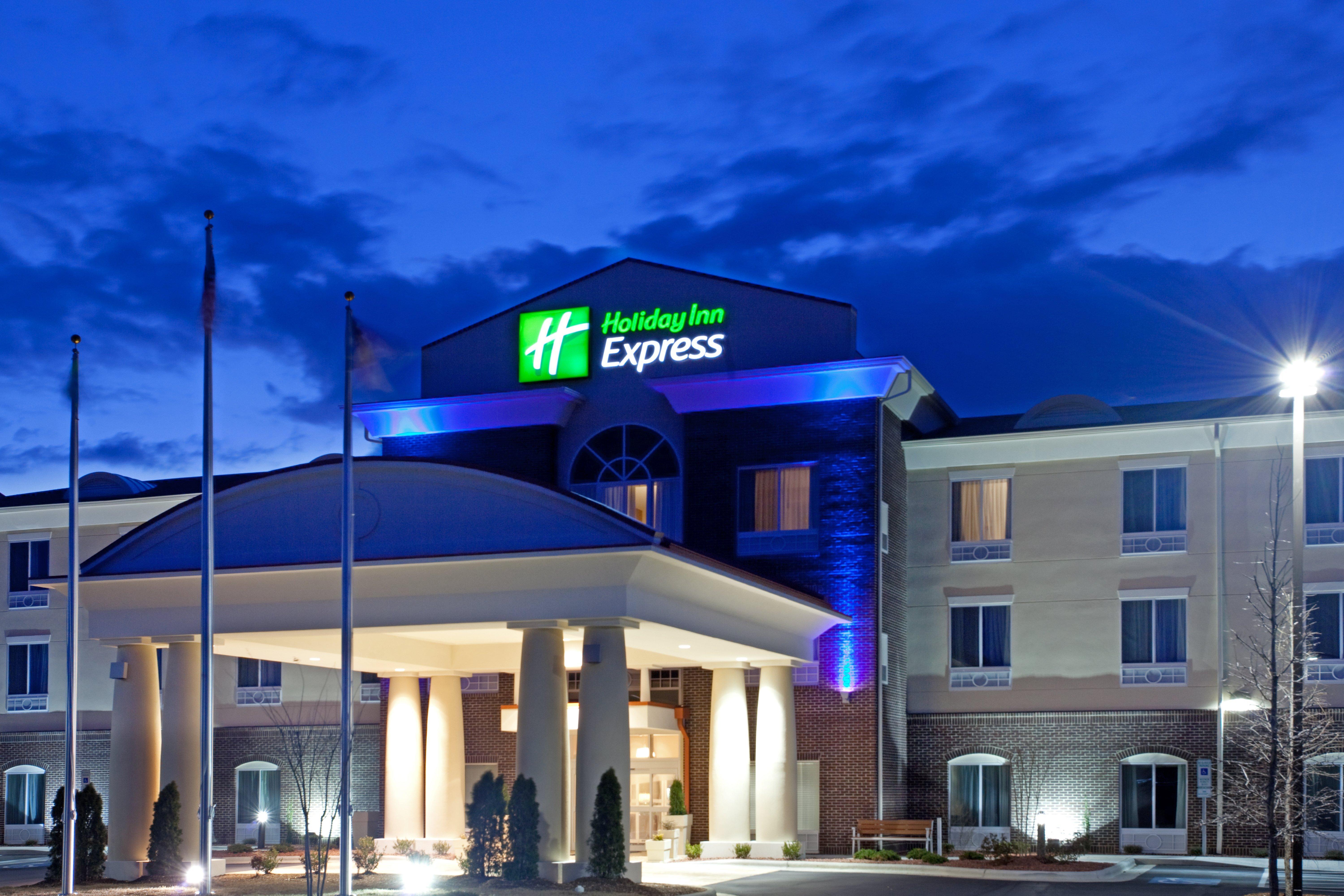 Holiday Inn Express Pembroke By Ihg Exterior photo