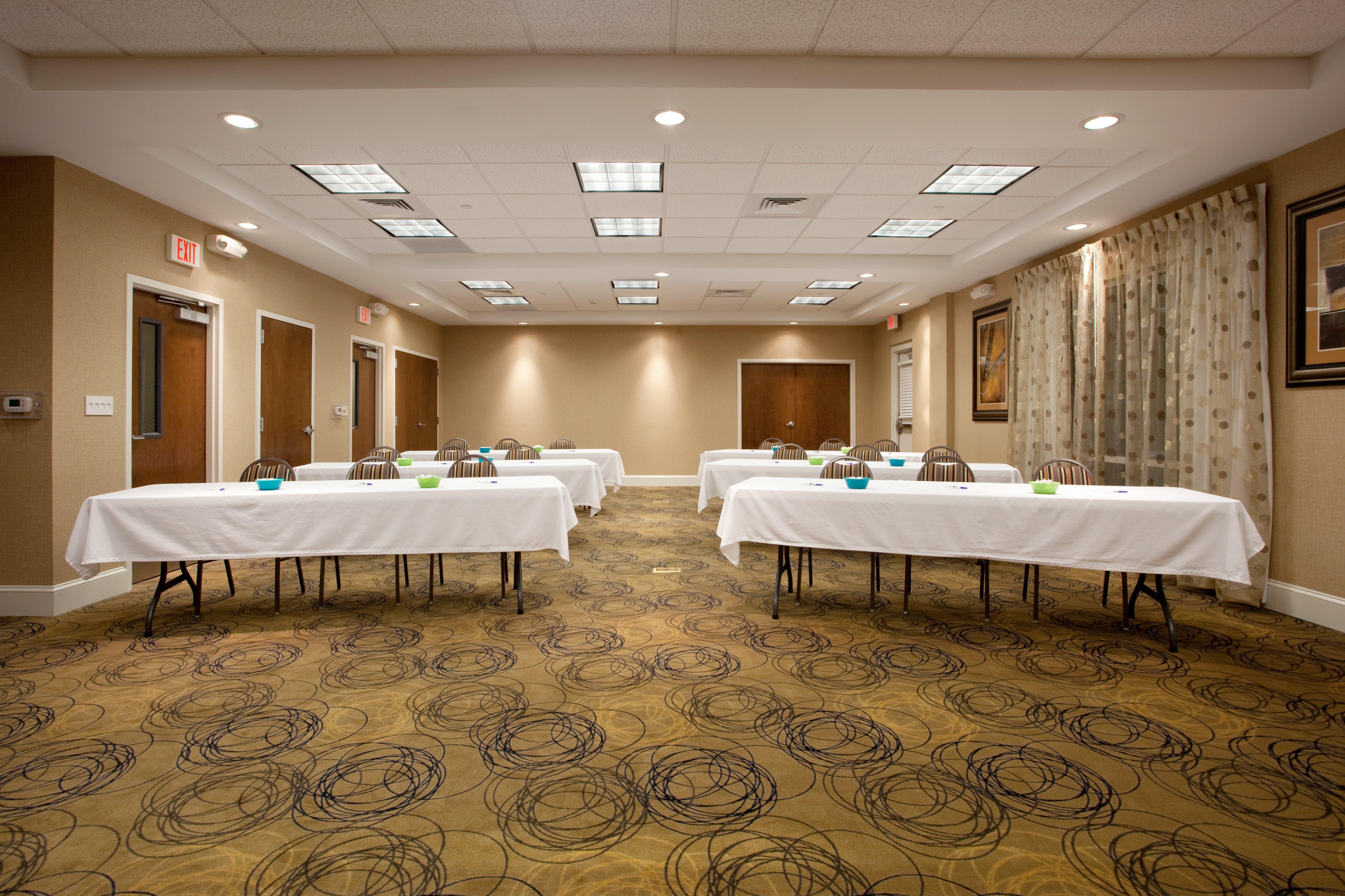 Holiday Inn Express Pembroke By Ihg Exterior photo