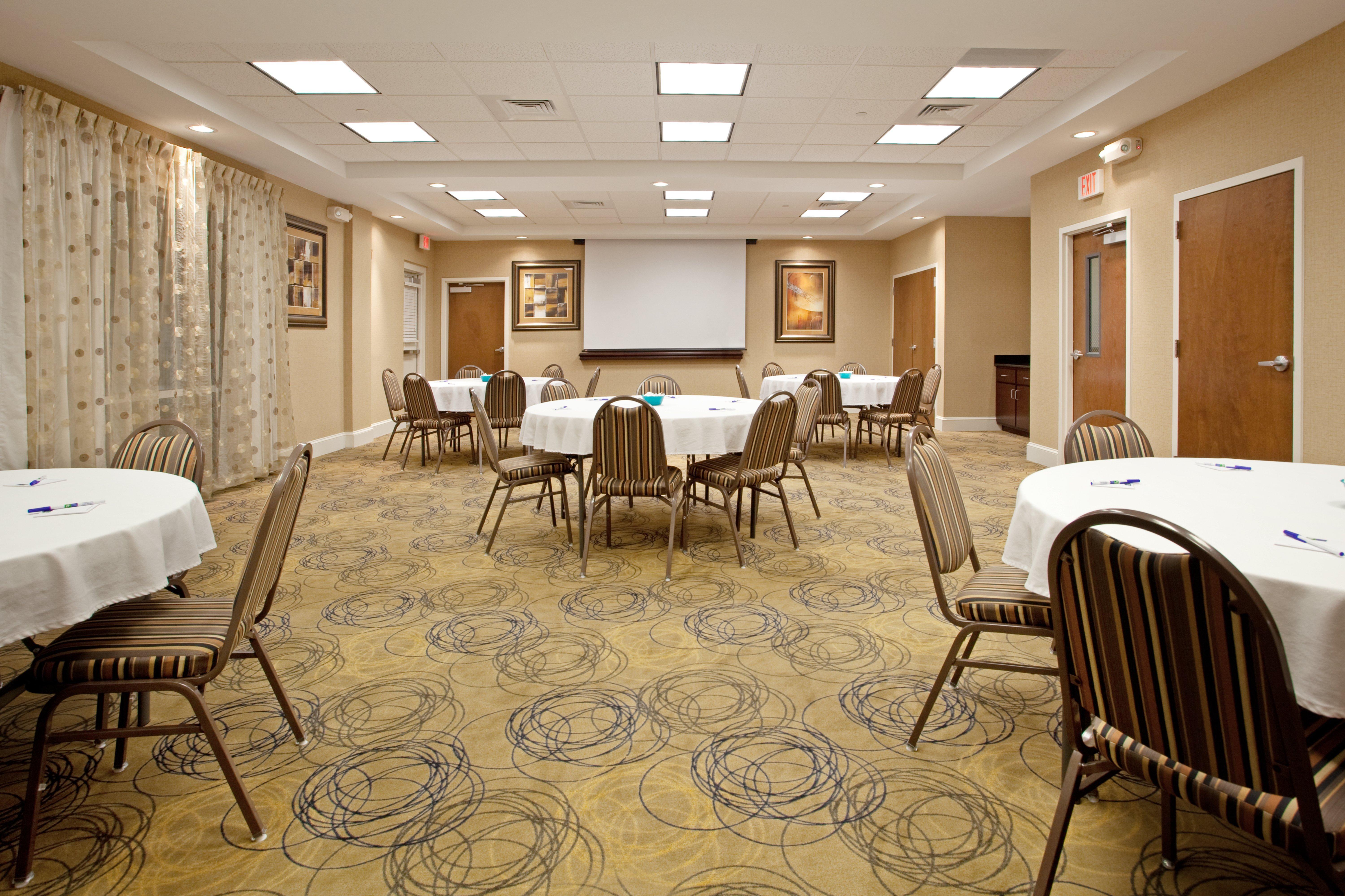 Holiday Inn Express Pembroke By Ihg Exterior photo