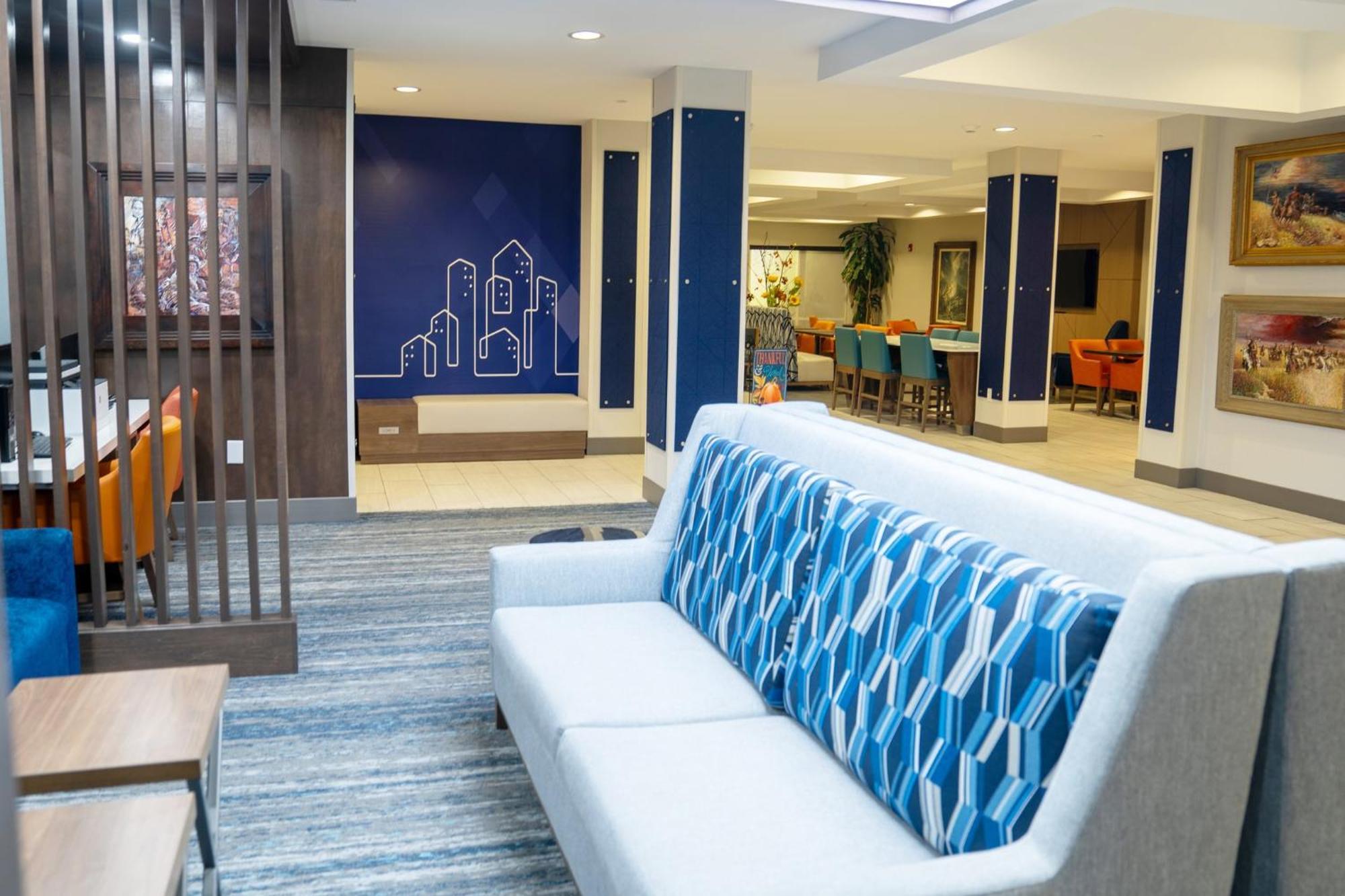 Holiday Inn Express Pembroke By Ihg Exterior photo