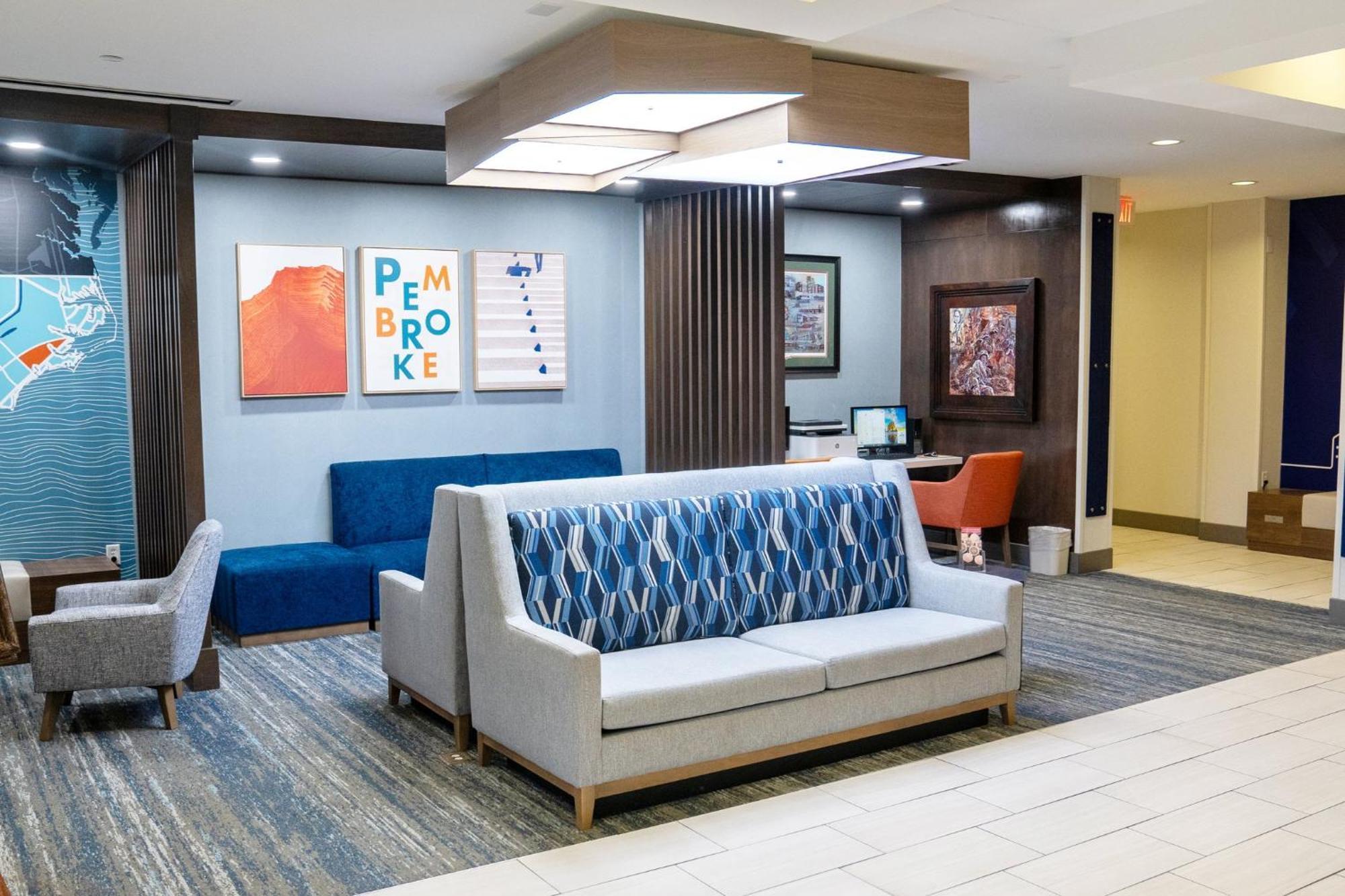Holiday Inn Express Pembroke By Ihg Exterior photo