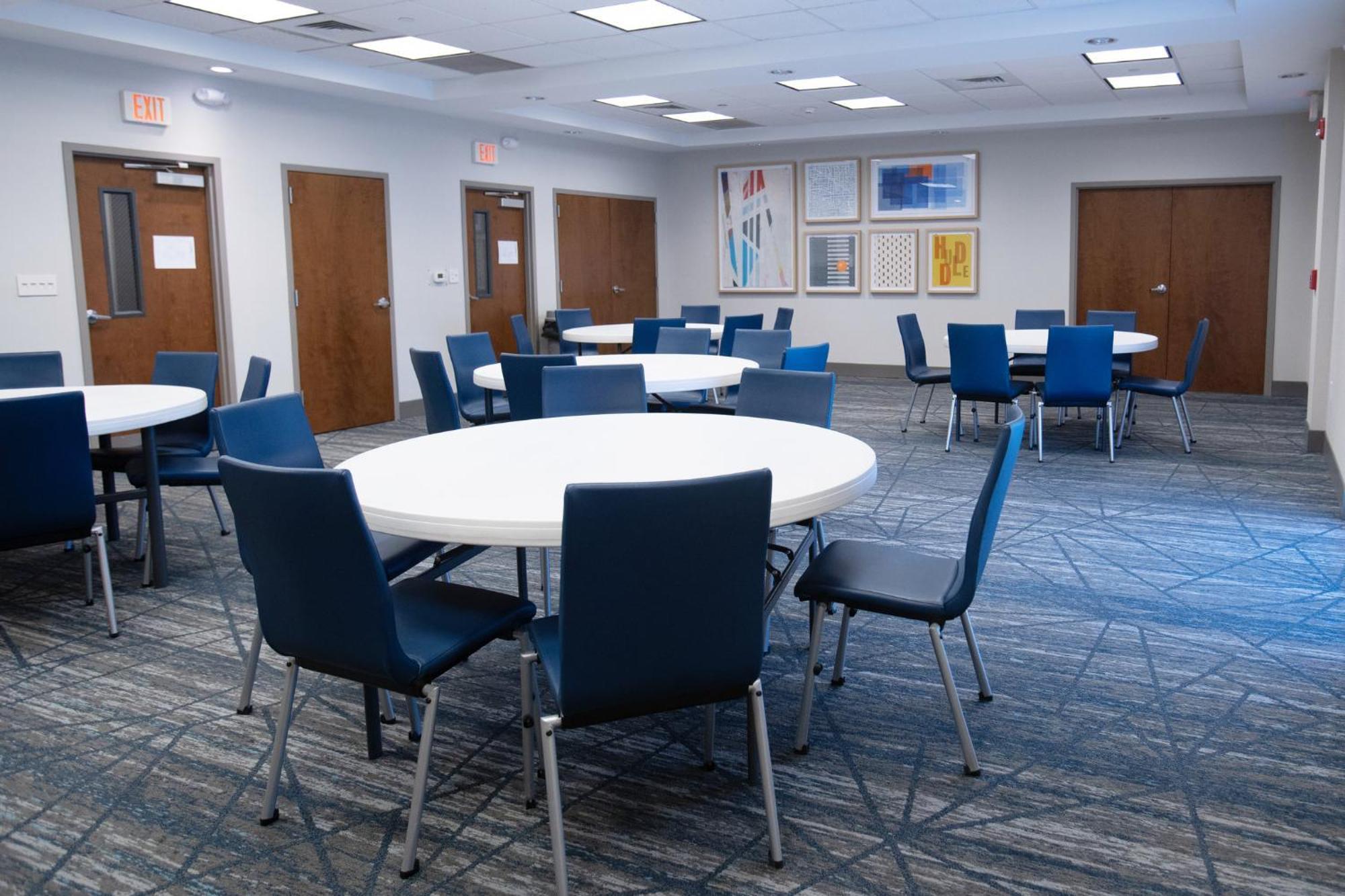 Holiday Inn Express Pembroke By Ihg Exterior photo